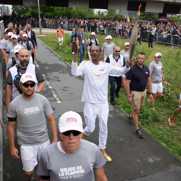 Snoop Dogg's Iconic Style at the 2024 Paris Olympics A Blend of