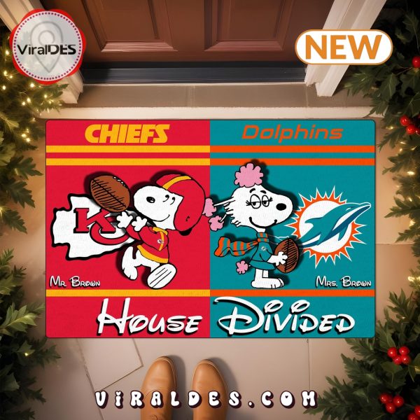 Snoopy x Fifi House Divided Custom Doormat