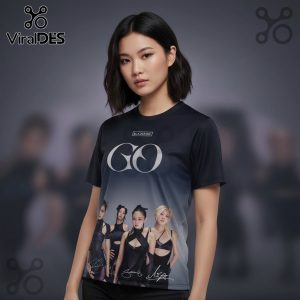 BLACKPINK GO shirt featuring group photo and autographs.!