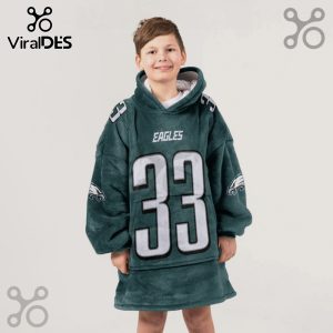 Oversized blanket hoodie featuring the Philadelphia Eagles logo and the number 33 on a boy.!