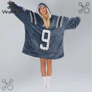 Oversized hoodie blanket featuring a sports jersey design with the number 9.!