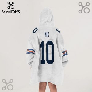Back of a hooded blanket. White with the name 'NIX' and the number '10' in dark blue. Orange and blue stripes on the sleeves.!