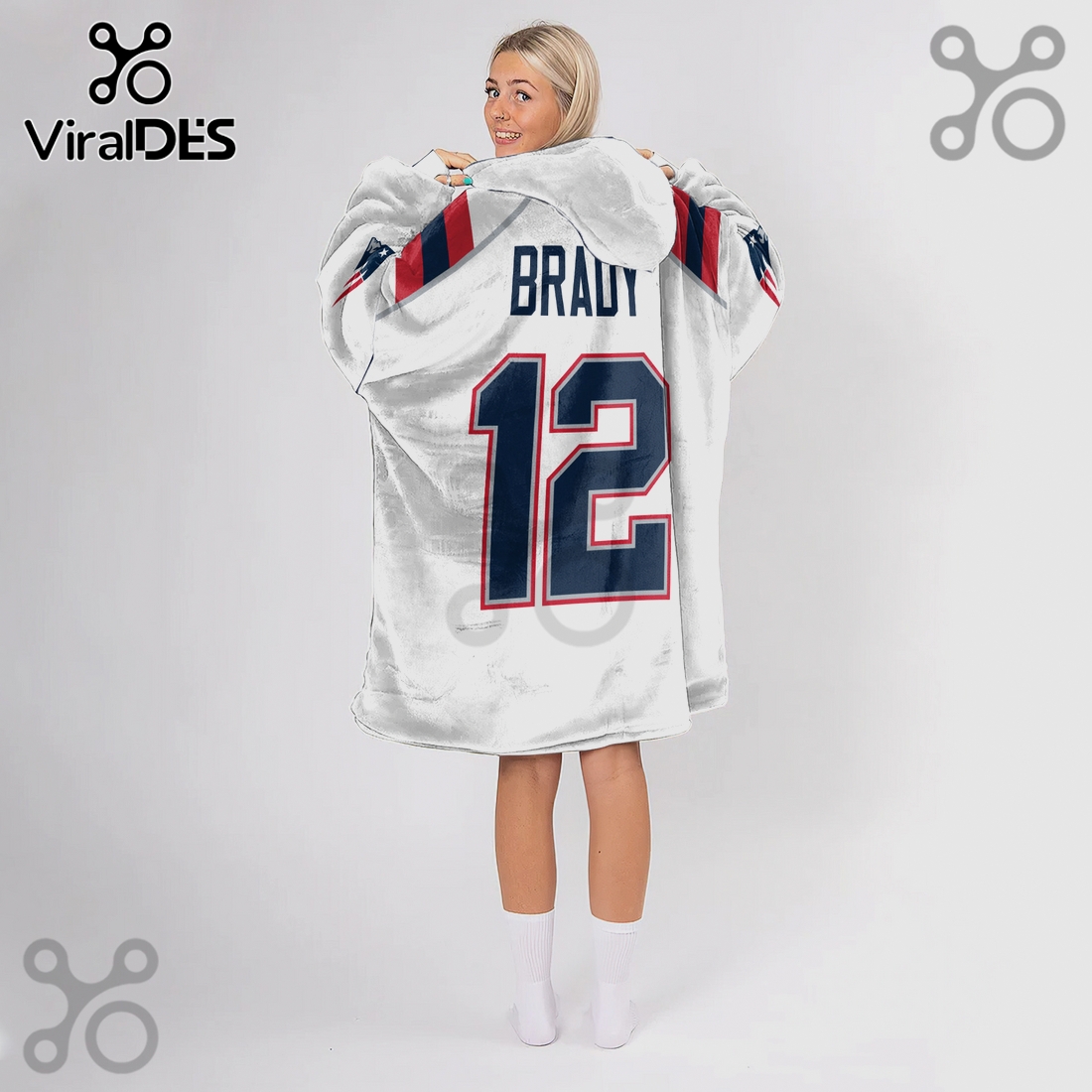 Tom Brady New England Patriots 12 Oversized Wearable Blanket Hoodie Tom Brady New England Patriots 12 Oversized Wearable Blanket Hoodie
