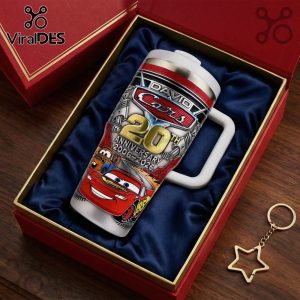 Mug featuring Lightning McQueen, Mater, and a 'David Cars 20th Anniversary 2006-2026' design, presented in a gift box.!
