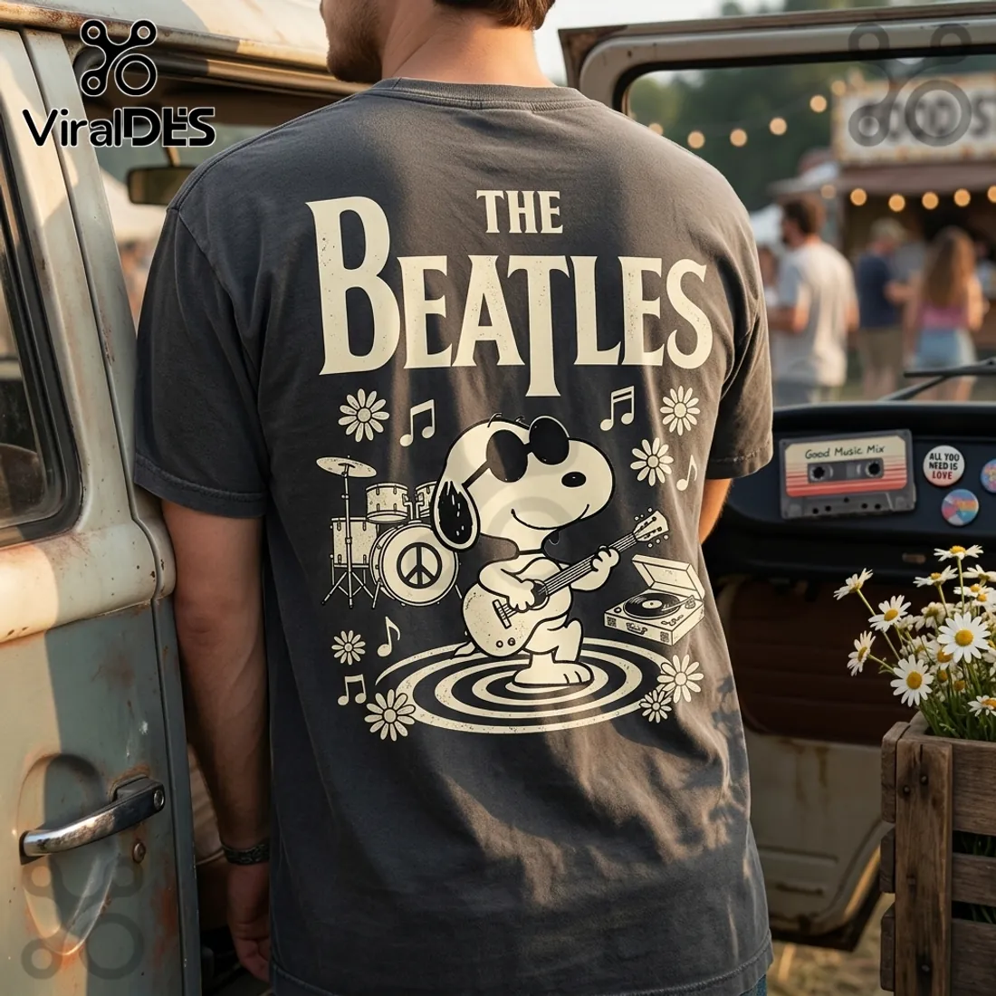 The Beatles x Snoopy Black Cotton T-Shirt The Beatles x Snoopy Black Cotton T-Shirt