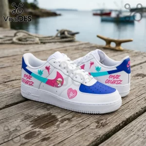 Omar Courtz Por Si Mañana No Estoy Air Force 1 Sneakers featuring white leather, blue toe box, and pink character graphics.