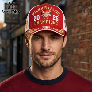 Arsenal Football Club 2026 Champions Premier League baseball cap in red and white with gold embroidered team branding.