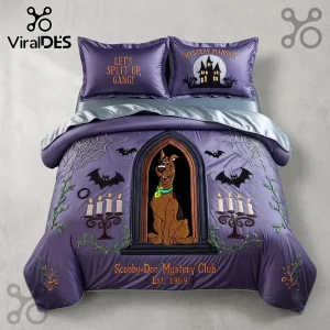 Scooby-Doo Mystery Club purple 3-piece bedding set featuring a haunted mansion theme, Scooby-Doo, bats, and cobwebs.