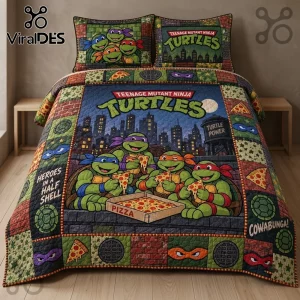 Teenage Mutant Ninja Turtles Quilt Bedding Set featuring Leonardo, Donatello, Raphael, and Michelangelo eating pizza.
